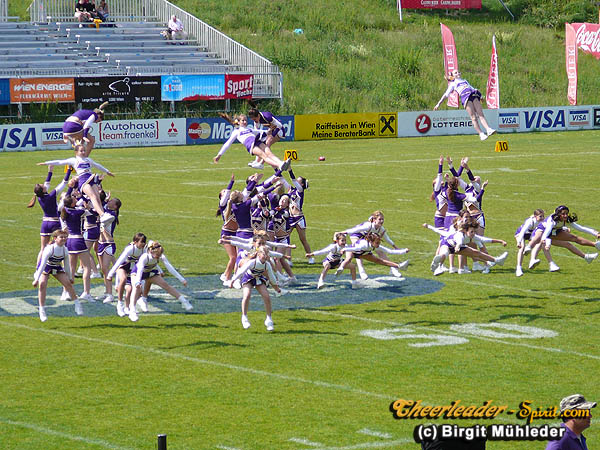 ../Images/2008charitybowlX 020.jpg